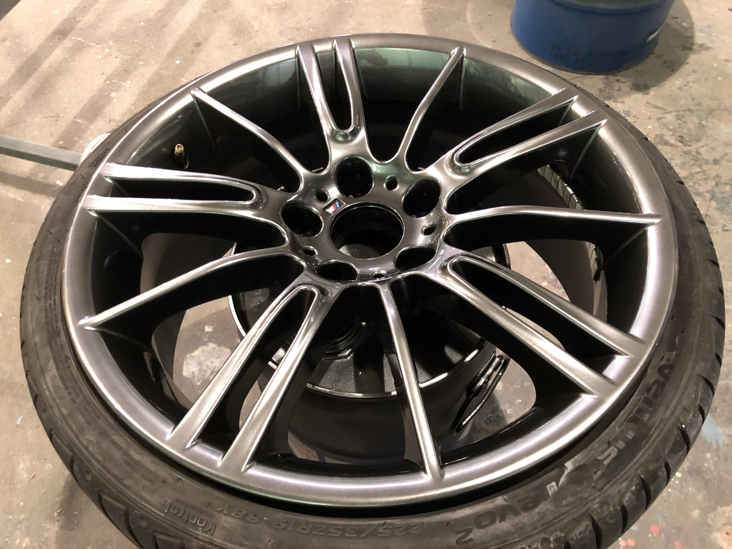 Effektlack auf BMW M CS Felge